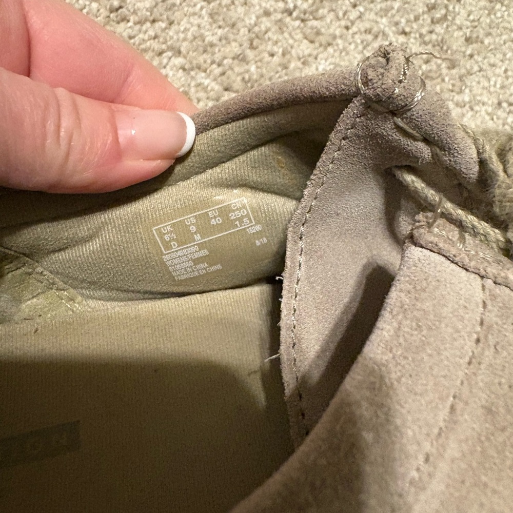 Clarks Women's Beige Suede Moccasins - Picture 4 of 6